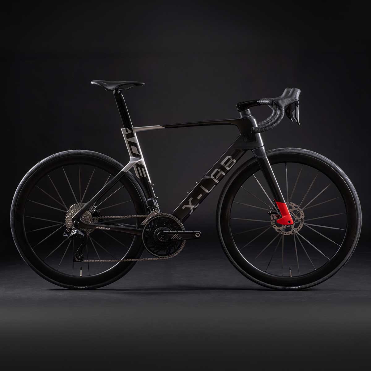AD8 105 Di2 Sunspot Red/Black